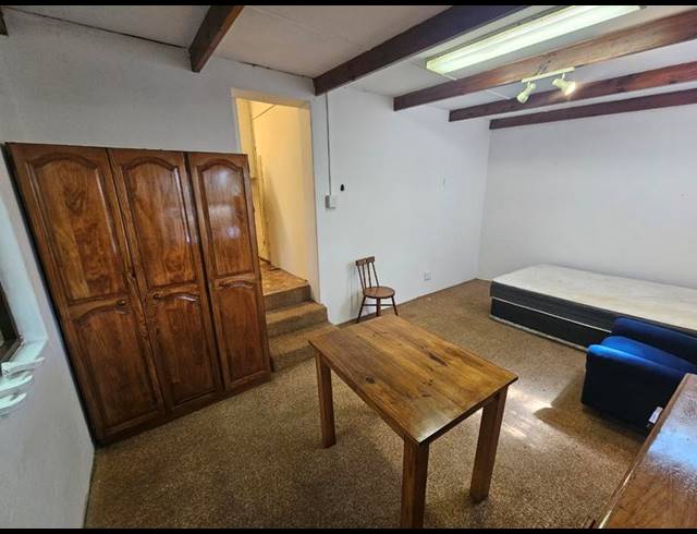 1 BEDROOM PROPERTY TO RENT IN RONDEBOSCH